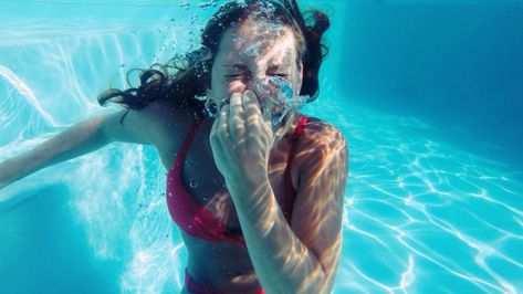 Holding Breath Underwater, Holding Breath, Breath Underwater, Underwater Drawing, Breathing Underwater, Pool Workout, Oxygen Tanks, Pool Chlorine, Autonomic Nervous System