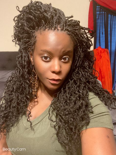 Micro twist with marley hair Micro Cuban Twist, Micro Marley Twists, Micro Spring Twist, Micro Twists With Extensions, Twist With Marley Hair, Mini Marley Twists, Cuban Twists, Mini Twists With Extensions, Natural Hair Sew In