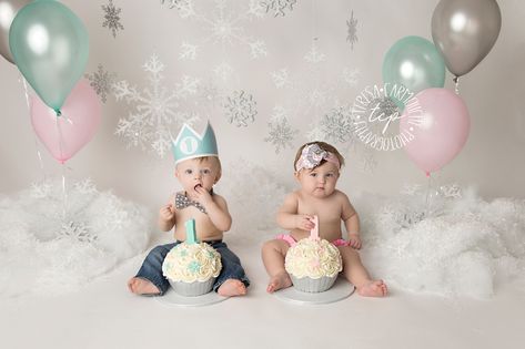 Twins Birthday Photoshoot, Twin Birthday Pictures, Twin Baby Birthday, Twin Photoshoot, Twin Cake Smash, Twin Birthday Themes, Twins Party, Twin Birthday Cakes, Cake Smash Theme