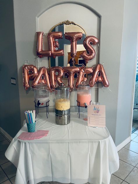 Boba Bar Station Diy, Boba Tea Birthday Party Ideas, Boba Birthday, Boba Party, Nikkah Decor, Strawberry Milk Tea, Boba Bar, Kawaii Birthday, Sweet 17