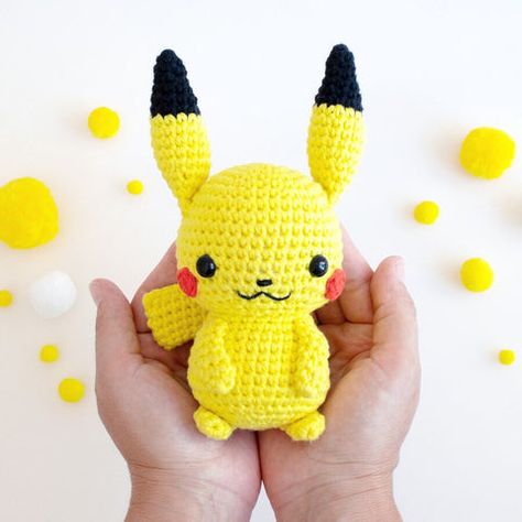 Free Pattern - Pikachu Animals To Crochet, Pikachu Crochet, Pokemon Crochet Pattern, Pikachu Pikachu, Crochet Pokemon, Crochet Snowflake Pattern, Pola Amigurumi, Amigurumi Animals, Easy Crochet Projects