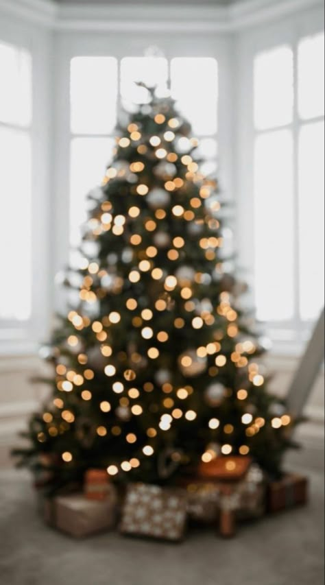 Aesthetic Christmas Wallpaper, Almost Christmas, Christmas Wallpaper Backgrounds, Christmas Wallpapers, Aesthetic Christmas, Christmas Vibes, Christmas Mood, Winter Aesthetic, Christmas Aesthetic