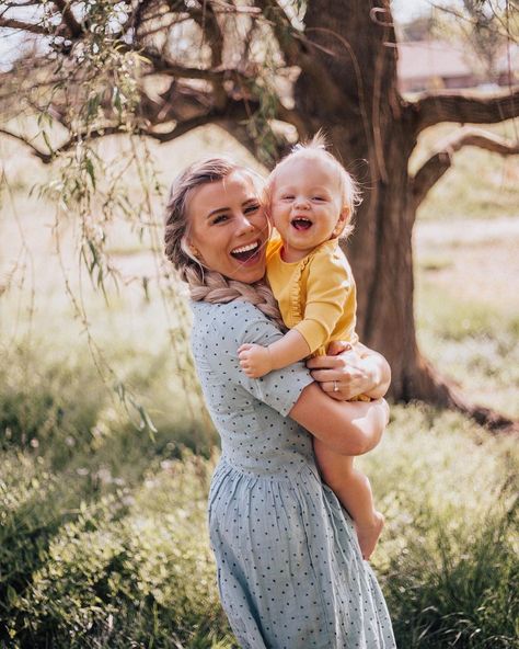 Jane Williamson on Instagram: “From today to the first day I became a mom. The photo to the right is my favorite photo of all time. I don’t have a dot of makeup on, I…” Jane Williamson, Family Pictures, The One, Mom Life, All About Time, How To Become, Dots, Couple Photos, Instagram