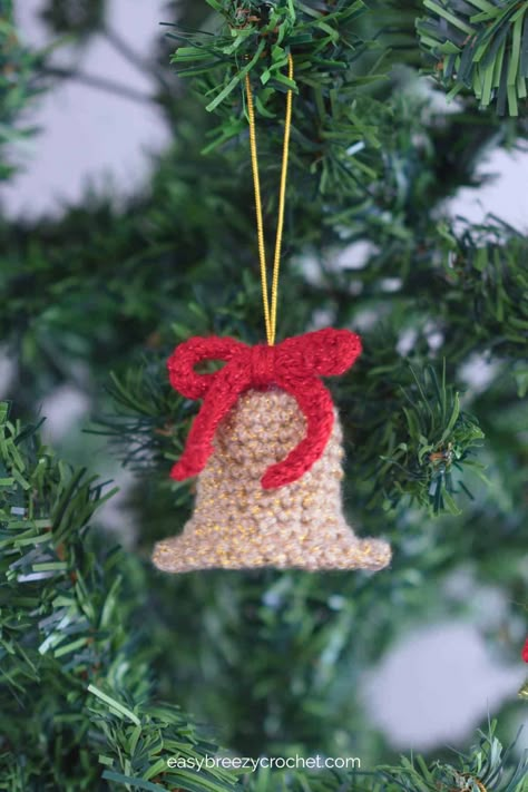 Crochet Bell Ornament Free Pattern, Crochet Bell Pattern, Crochet Bells Pattern Free, Crochet Christmas Bells, Crochet Wreath Ornament, Crochet Chain Stitch, Crochet Bell, Pink Christmas Ornaments, Fox Ornaments