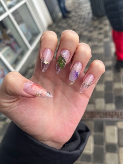 Aquarium nails with flowers- what can be more beautiful? Aquarium Nails, Nature Nails, Nails, Flowers, Beauty, Quick Saves, Nature