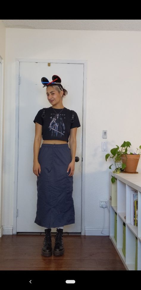 Skirt Disney Outfits, Gen Z Disney Outfits, Alternative Disney Outfits, Alt Disney Outfits, Disney Skirt Outfits, Cool Disney Outfits, Disneyland Outfits Aesthetic, Theme Park Outfit Summer, Disneyland Outfits Summer