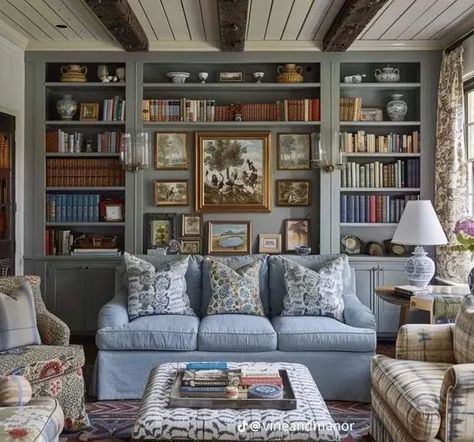 English Library Decor, Pond House, Southern Decor, Loft Ideas, Home Library Design, Home Libraries, Living Room Inspo, A Living Room, Formal Living Rooms