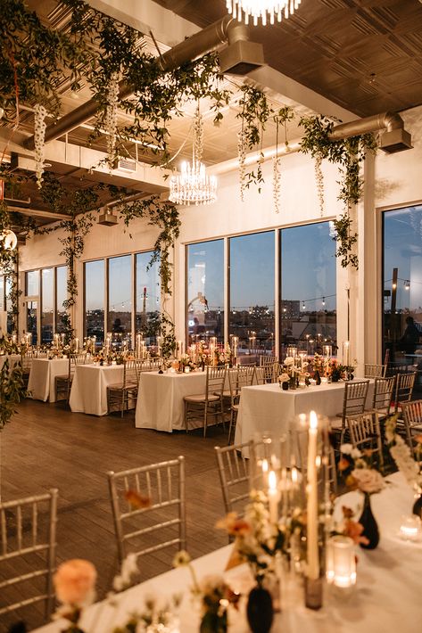 Loving this beautiful color palette of warm whites, blushes, browns, with pops of dark burgundy! (photo: Tori Kelner) Fall Loft Wedding, Chic Fall Wedding, Warm Whites, Welcome Flowers, Autumn Wedding Reception, Table Garland, Boho Chic Design, Loft Wedding, Rustic Romance