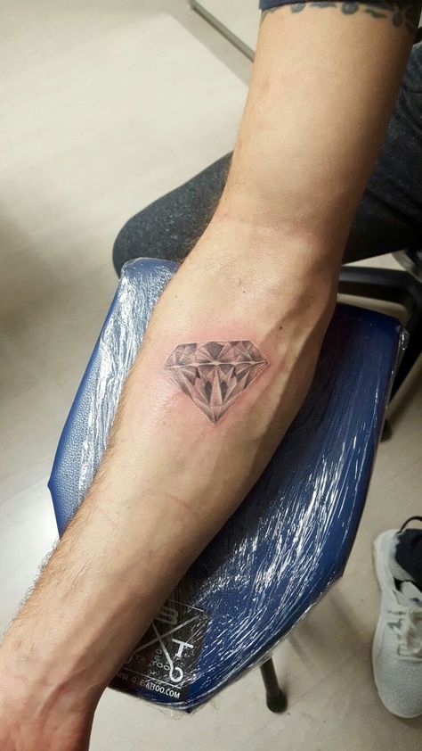 Diamond Tattoo Aesthetic, Realistic Diamond Tattoo, Tattoo Diamond, Small Diamond Tattoo, Diamond Tattoo Designs, Diamond Tattoo, Gem Tattoo, Diamond Tattoos, Tattoo Inspiration Men