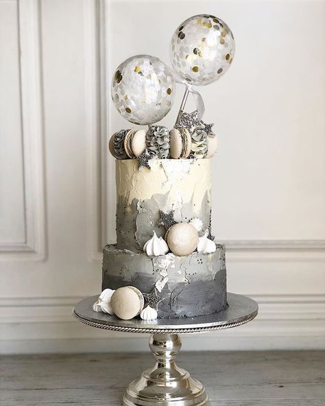 Posh Little Cakes (@poshlittlecakes) • Instagram photos and videos Cake Silver Birthday, Silver 18th Birthday Cake, Silver Cake Ideas, Silver Glitter Cake Birthday, Silver Birthday Cake, Unfrosted Cake, 25th Birthday Cakes, White Birthday Cakes, 18th Cake