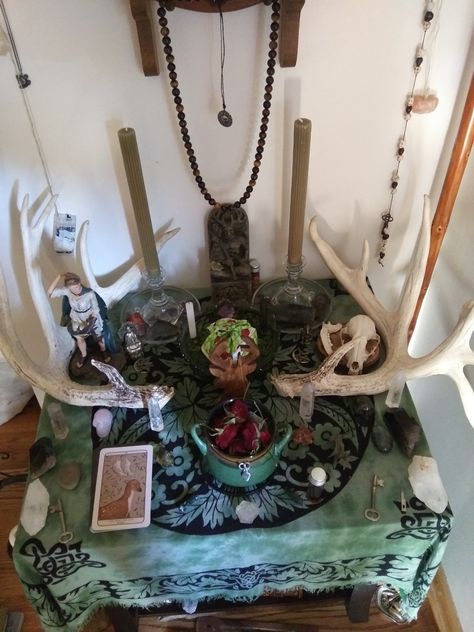 Norse Pagan Altar Inspiration, Heathen Altar, Pagan Alter, Altar Inspiration, Alter Ideas, Small Altar, Witch Altar, Witchcraft Altar, Witch Spirituality