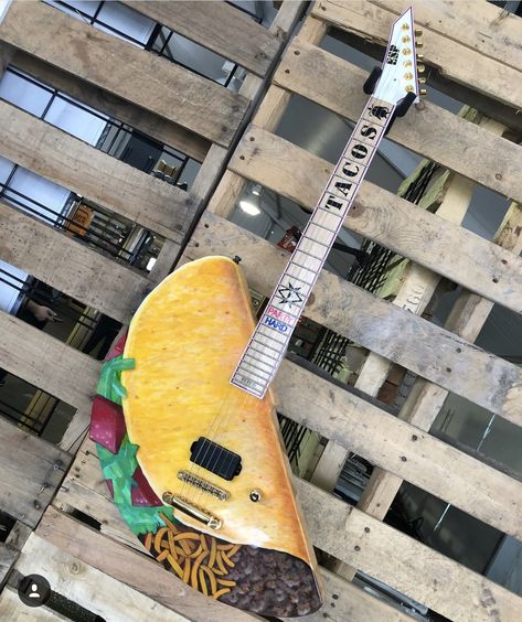 Funky Guitars, Weird Instruments, Pretty Instruments, Weird Guitars, Crazy Guitars, Painted Ukulele, Funny Guitar, Pretty Guitars, Instruments Art