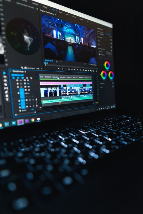 Video Editor Aesthetic, Video Editing Studio, Video Marketing Ideas, Editing Studio, Colour Grading, Pc Photo, Montage Video, Instagram Stories Template, Editing Video