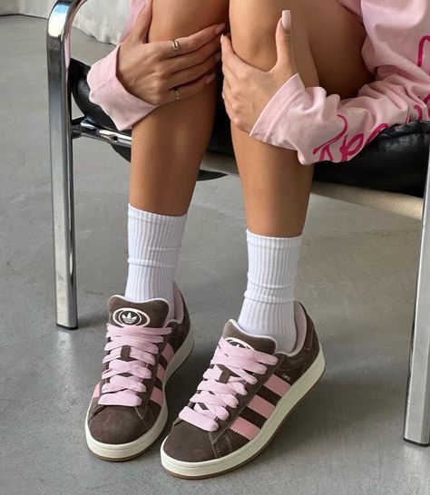 Pink And Brown Adidas Campus, Brown And Pink Campus 00s, Adidas Campus Brown Pink, Adidas Campus 00s Brown And Pink, Adidas Campus Pink, Adidas Campus Brown, Adidas 00s Campus, Campus Outfit Ideas, Gold Silver Makeup