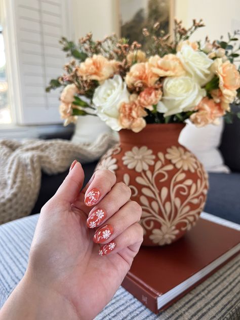 Nails inspired by Mexican vase Charro Nails, Mexican Inspired Nails, Mexican Nails, Purple Nail Designs, Modern Mexican, Inspired Nails, Wedding Nails Design, Girls Nails, Us Nails