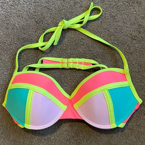 Neon Block Colored Bikini Top Size M Halter Top Slightly Padded With Underwire New-Never Worn Tags Have Been Removed Neon Halter Bathing Suits, Neon Bathing Suit Aesthetic, Neon Summer Beach Swimwear, Neon Swimwear, Summer Bikinis Neon, Neon Bikinis, Swim Suits, Halter Top, Color Blocking