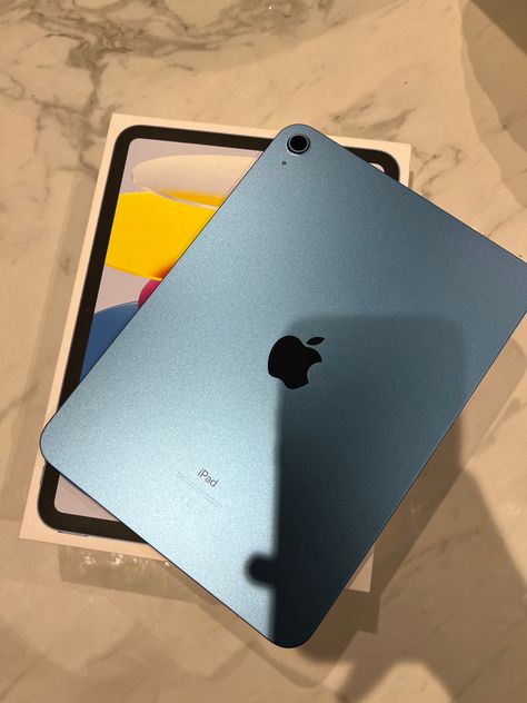 Blue Ipad 10th Gen, Ipad 10th Generation Blue, Blue Ipad Aesthetic, Ipad 2024, Ipad Blue, Apple Gadgets Iphone, Ipad Picture, Ipad 2022, Blue Ipad