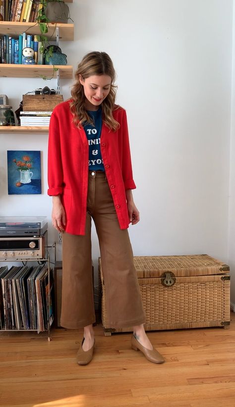 Wide Leg Cropped Pants Winter, Cropped Flare Pants Outfit, Wide Leg Crop Pants Outfit, Wide Leg Cropped Pants Outfit, Style Of Pants, Tiny Acorn, Cropped Pants Outfit, Oversized Blazers, Wide Leg Pants Outfit