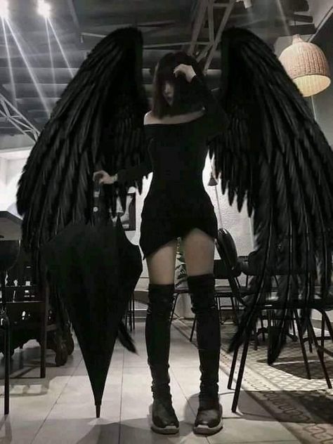 Dark Rennaisance, Emo Goth Girl, Goth Angel, Grunge Witch, Couple Costumes, Black Wings, Gothic Beauty, Gothic Outfits, Goth Outfits