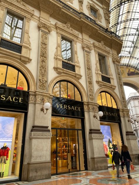 Versace Store, Classical Facade, Paris Life, Romanticized Life, Gothic Themes, Paris Store, Fashion Basics, Dream Place, Milan Italy