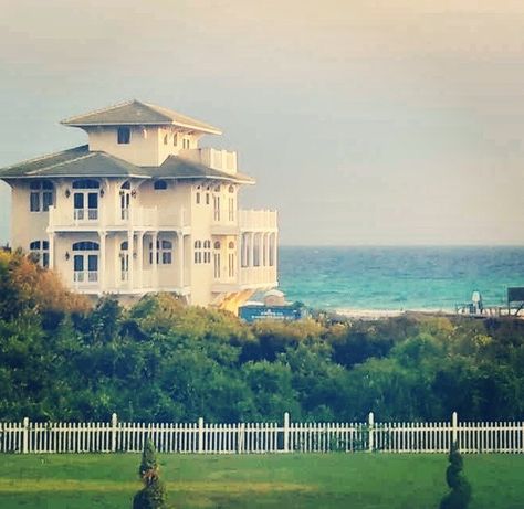 Florida Beach House Wedding, Destin Wedding Venues, Fl Wedding Venues, Destin Fl Wedding, Destin Beach Wedding, Houses Beach, Taylor Wedding, Dream Beach Wedding, Wedding Florida