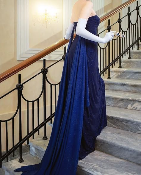 anastasia aesthetic Ball Dress Aesthetic, Anastasia Aesthetic, Dark Blue Gown, Gown Aesthetic, Opera Dress, Anastasia Dress, Blue Ball Gowns, Dark Blue Dress, Royal Dresses