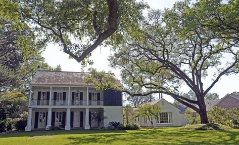 Western Houses, Deep Front Porch, Home With View, A Hays Town, Nature And Architecture, Farmhouse Colonial Exterior, Farmhouse Colonial, Colonial Exterior, Three Rivers