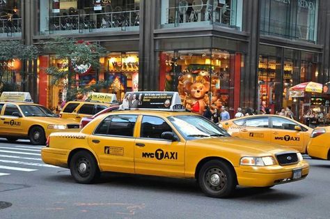 New-York City Nyc Taxi, New York Taxi, Ny Life, Yellow Taxi, Yellow Cabs, Nyc Art, City Painting, Taxi Cab, Crown Victoria