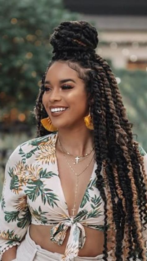 Boho Twists Black Women, Princess Portrait, Marley Twist Hairstyles, Senegalese Twist Hairstyles, Senegalese Twists, American Hairstyles, Faux Locs Hairstyles, Twist Braid Hairstyles, Shaved Sides