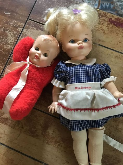 I Refurbish Old Dolls Into Creepy Halloween Decorations | Bored Panda How To Make Creepy Dolls Halloween, How To Make A Scary Doll, Painting Dolls For Halloween, Creepy Clown Dolls Diy, Diy Creepy Porcelain Dolls, Creepy Halloween Dolls Diy, Painting Creepy Dolls, Scary Dolls Diy, Scary Dolls Creepy Halloween