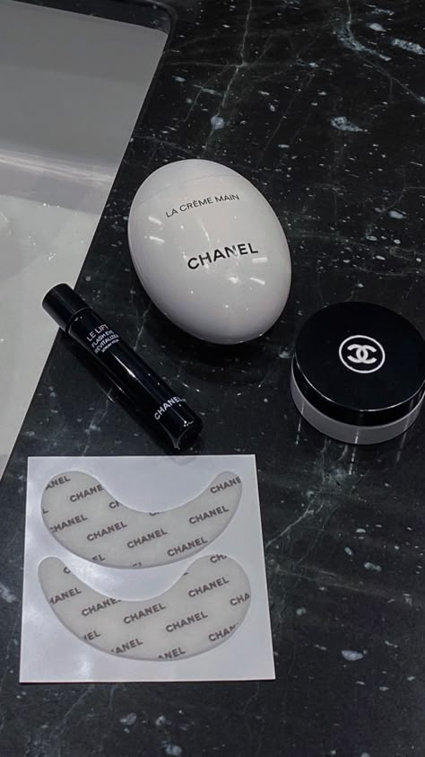 Chanel Eye Mask Aesthetic, Chanel Under Eye Mask, Chanel Products Skin Care, Chanel La Creme Main Aesthetic, La Creme Main Chanel, Chanel Skincare Products, Chanel Skincare Aesthetic, Chanel Beauty Aesthetic, Chanel Makeup Aesthetic