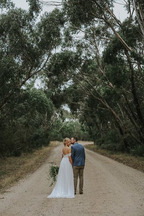 Bush Wedding Photos, Bush Wedding Photography, Bush Wedding, Foliage Wedding, Wedding Couple Photos, Casual Wedding, Wedding Photo Inspiration, Country Wedding, Wedding Couples