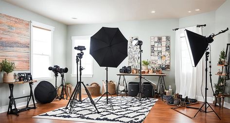 Indoor Photoshoot Setup, Photography Studio Setup Small Spaces, Home Photography Studio Setup, Home Photography Studio, Three Point Lighting, Studio Lighting Setups, Photography Studio Setup, Home Studio Photography, Home Photography