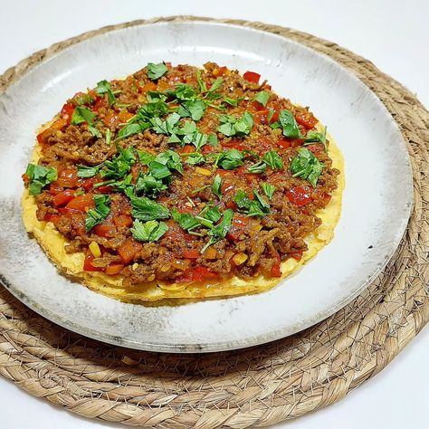 Tortang Giniling (Filipino Ground Beef Omelette) Recipe https://resepmamiku.com/en/tortang-giniling-filipino-ground-beef-omelette-wondernonieskitchen Ground Beef Filipino Recipe, Ground Beef Recipe, Filipino Cuisine, Cooking Tomatoes, Omelette Recipe, Paleo Beef, Steamed Rice, Green Peas, Filling Recipes