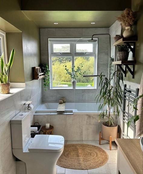 Boho Bathroom Aesthetic, Tiny Bathroom Ideas With Bathtub, House Inspo Interior Design, Cozy Bathroom Aesthetic, Bathroom Cozy, Bathroom With Laundry, Bathroom Ideas Apartment, Casas The Sims 4, Dream Apartment Decor