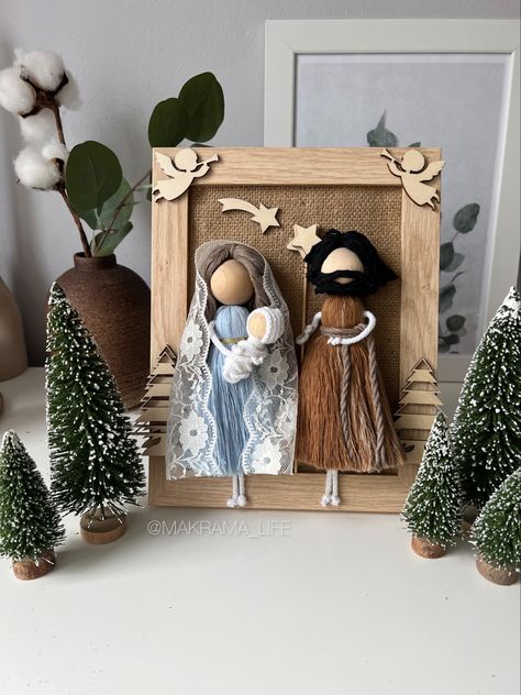 Diy Belen Christmas Nativity Ideas, Macrame Nativity Scene, Belen Christmas Decor Diy Recycled, Macrame Nativity, Macrame Family Dolls, Macrame Doll Family, Diy Yarn Dolls, Dolls Handmade Diy, Holiday Crafts Diy