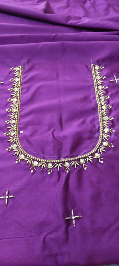 Wheat Bead Aari Work, Wheat Bead Aari Work Design, Work Blouse Hand Designs, Blouse Maggam Work, Maggam Blouse, Embroidered Clutch Bag, Maggam Work Blouse, Blouses Designs, Aari Blouse