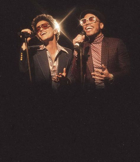 Las Vegas Strip's Newest Hotel & Casino - Park MGM 70s Fashion Men, Silk Sonic, Anderson Paak, Famous Men, Music Aesthetic, Album Cover Art, Bruno Mars, Soul Music, Concert Outfit