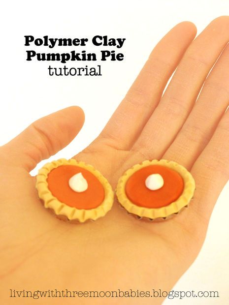 Polymer Clay Pumpkin Pie and with a bottle cap too? So Adorable Polymer Clay Pie, Clay Pie, Orange Pie, Clay Pumpkin, Clay Orange, Miniature Food Tutorials, Bake Clay, Pumpkin Diy, Pie Tin