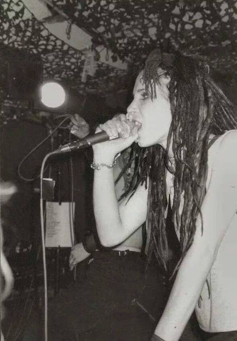 Amy from NAUSEA in Holland at Parkhof Alkmaar 1991 concert with Gorilla Biscuits. Nausea Band, Punk Women, Crust Punk, Female Musicians, Hardcore Punk, A Way Of Life, Post Punk, Art Clothes, Old Pictures