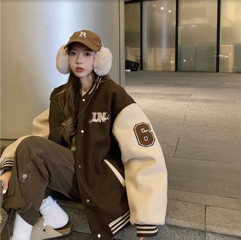 Ootd Varsity, Bad Boy Outfits, Korean Clothing Brands, Hp Outfits, Doudoune The North Face, Daily Fashion Outfits, Oversized Outfits, Varsity Design, Style Tomboy