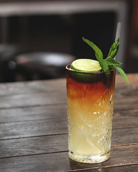 Dark Rum Cocktails, Beer Cocktail Recipes, Ginger Beer Cocktail, Rum Cocktail Recipes, Beer Cocktail, Dark And Stormy, Drink Bar, Dark N Stormy, Rum Cocktails