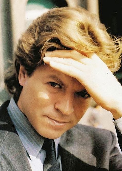 Power Ballads - In Memoriam ROBERT PALMER!! Robert Allen... Miss The Old Days, Robert Palmer, Rock Singer, Soul Singers, In Memoriam, Contemporary Music, Robert Allen, Music Icon, Music Legends