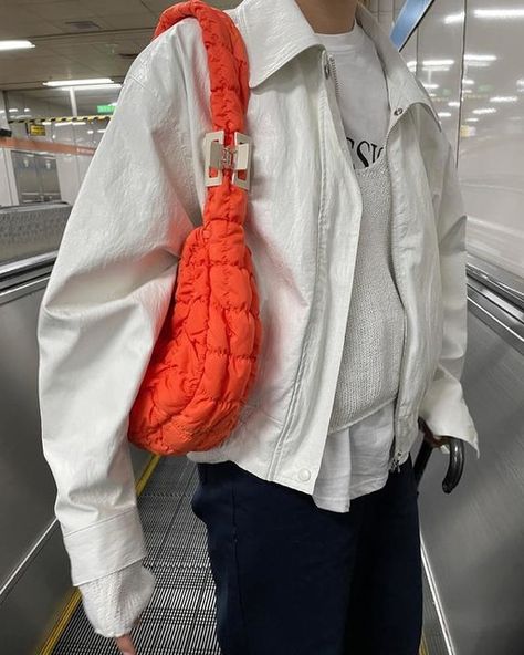 Cos Quilted Mini Bag, Cos Quilted Bag Outfit, Cos Bag Outfit, Orange Bag Outfit, Cos Quilted Bag, Mini Bag Outfit, Cos Bag, Orange Bags, Cos Bags