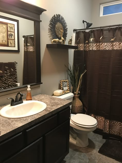 Safari Bathroom Ideas Decor, Brown Themed Bathroom, Brown And Gold Bathroom Decor Ideas, Brown Restroom Decor Ideas, Women Bathroom Ideas Decor, African Bathroom Decor Ideas, Safari Bathroom Ideas, Brown Bathroom Decor Ideas, Organization Ideas For The Bathroom