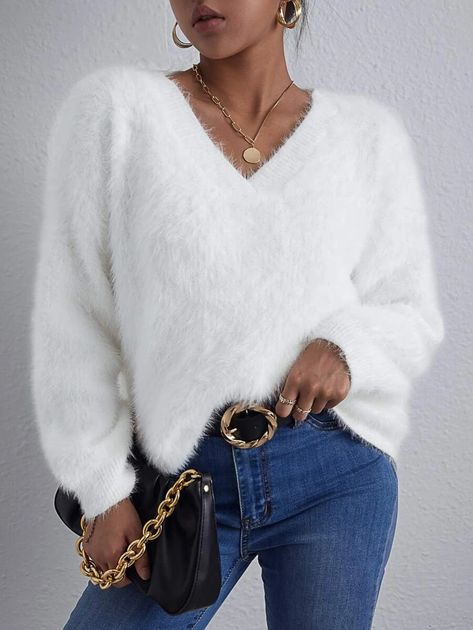 Fluffy Sweater Outfit, Winter Mode Outfits, Fluffy Knit, Look Jean, Aesthetic Outfit Ideas, Women Sweaters, Casual Cardigans, Neutral Outfit, Knitting Women Sweater