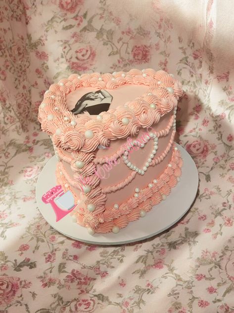 Calling all Sabrina Carpenter fans! 🎶✨  Get ready to celebrate with a beautiful vintage heart cake inspired by the talented Sabrina Carpenter. Perfect for birthdays, fan gatherings, or just to show your love for Sabrina, this cake combines timeless elegance with a touch of modern flair.  Got an idea for your next celebration cake? Get in touch today for a no obligation quote Sabrina Carpenter Cake Ideas, Sabrina Carpenter Birthday Theme, Sabrina Carpenter Birthday Cake, Sabrina Carpenter Cake, Sabrina Carpenter Party, Sabrina Carpenter Birthday, Graduations Ideas, Sabrina Aesthetic, Anderson Shelter