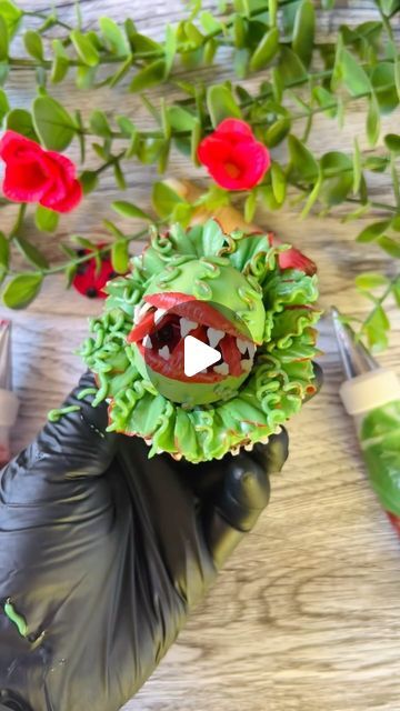 𝐀𝐧𝐠𝐞𝐥𝐚 𝐏𝐫𝐢𝐧𝐚 𝐁𝐥𝐢𝐬𝐬 on Instagram: "Wait for the end.. 🙄 Seymour carnivorous cupcakes to be eaten at your own risk, btw!.. I highly recommend it.

Please share and like if you enjoy this! It really helps🙏🏻❤️
for these carnivorous cupcakes:

😈 scoop out a small hole in your cupcake with a spoon for your plant to nest in

😈 pipe two layers of green petals/leaves around the edge of cupcake

😈 almost fill a half sphere fondant mold with green buttercream. Don’t go quite to the top. Fill the rest of the spheres with a small thin layer of red buttercream. This will make the inside of the mouth red. Freeze mold for about 10 to 20 minutes.

😈 place two frozen half spheres in the whole of your cupcake. Pipe buttercream towards the back of the inside of the mouth to help prop it Red Buttercream, Green Buttercream, Cake Tips, Carnivorous Plants, Fondant Molds, Flower Making, Halloween Treats, Butter Cream, Fondant