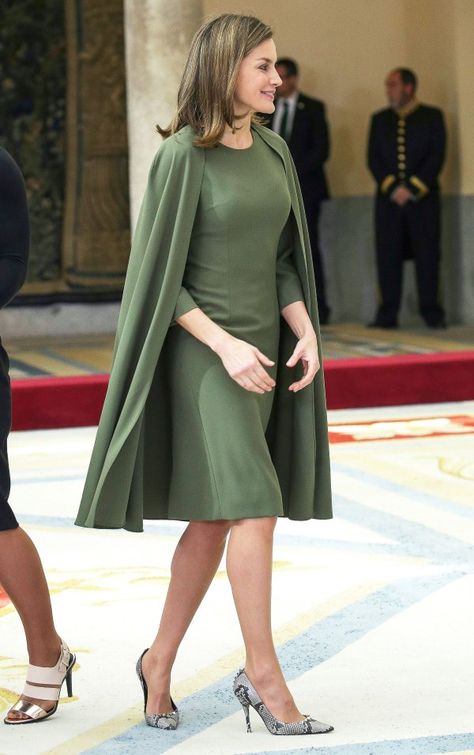 Princess Letizia, Spain Fashion, Look Formal, Letizia Of Spain, Best Dresses, Royal Outfits, Power Dressing, Dresses Outfits, Queen Letizia