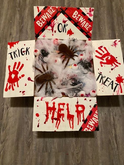 halloween care package ideas Halloween Box Ideas Scary, Spooky Boxes Ideas, Halloween Spooky Box Ideas, Things To Put In A Care Package For Boyfriend, Diy Halloween Box Decoration, Diy Horror Gifts, Diy Halloween Gifts For Boyfriend, Halloween Crafts For Boyfriend, Diy Halloween Gifts For Adults